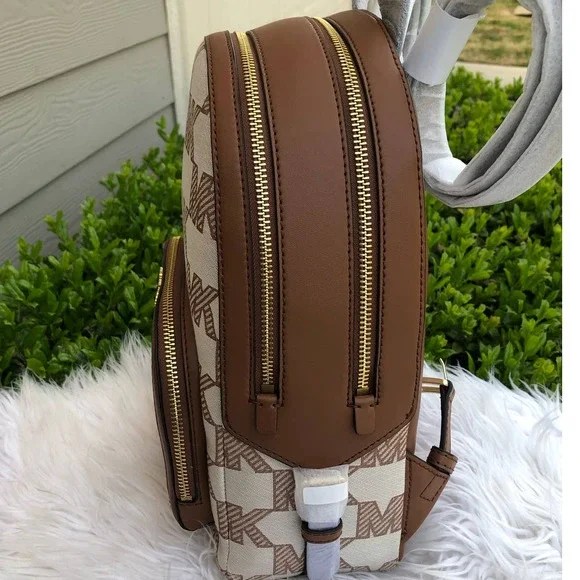 New 🎀 Michael Kors Medium Backpack & Double Zip  Wallet Set - Picture 8 of 16